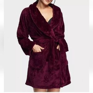 Victoria's Secret Cozy Short Plush Robe Size M/L New